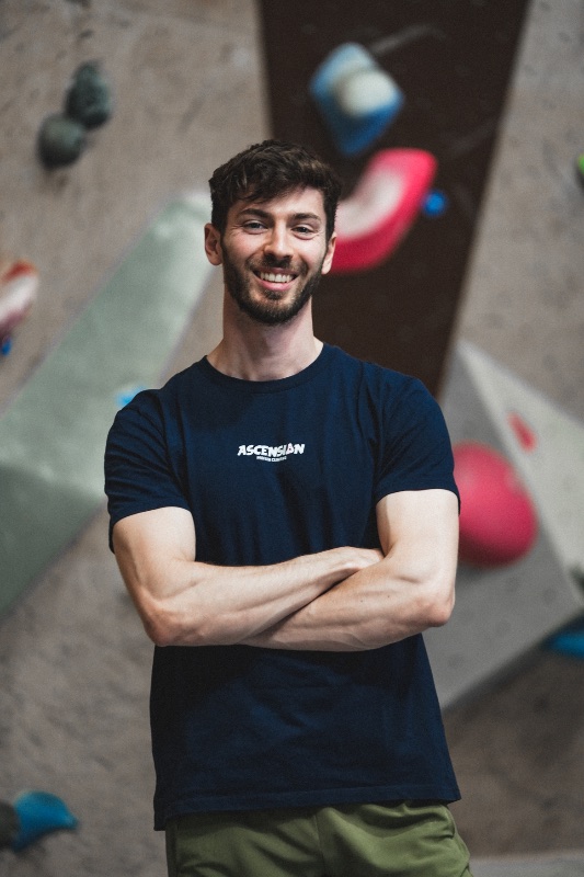 Léo, Coach Performance